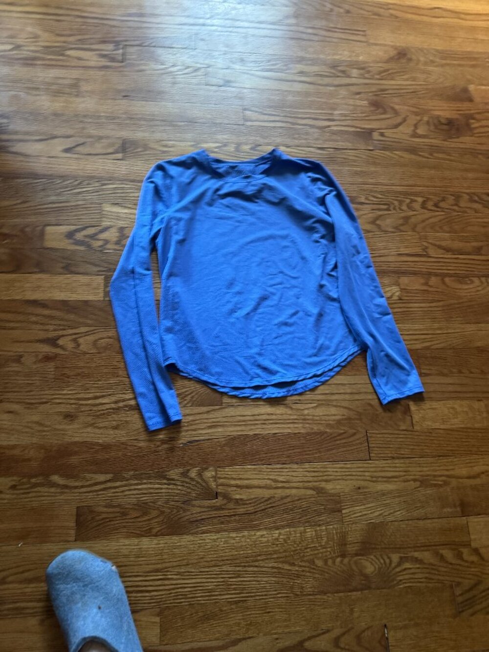 Lululemon High-Neck Running and Training Long-Sleeve Shirt, Size 6 - Picture 3 of 5